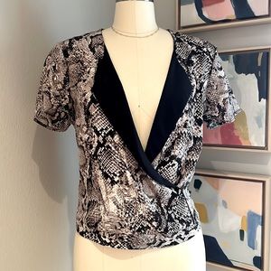 100% Silk BCBG MaxAzria Snakeprint Blouse | Size Small